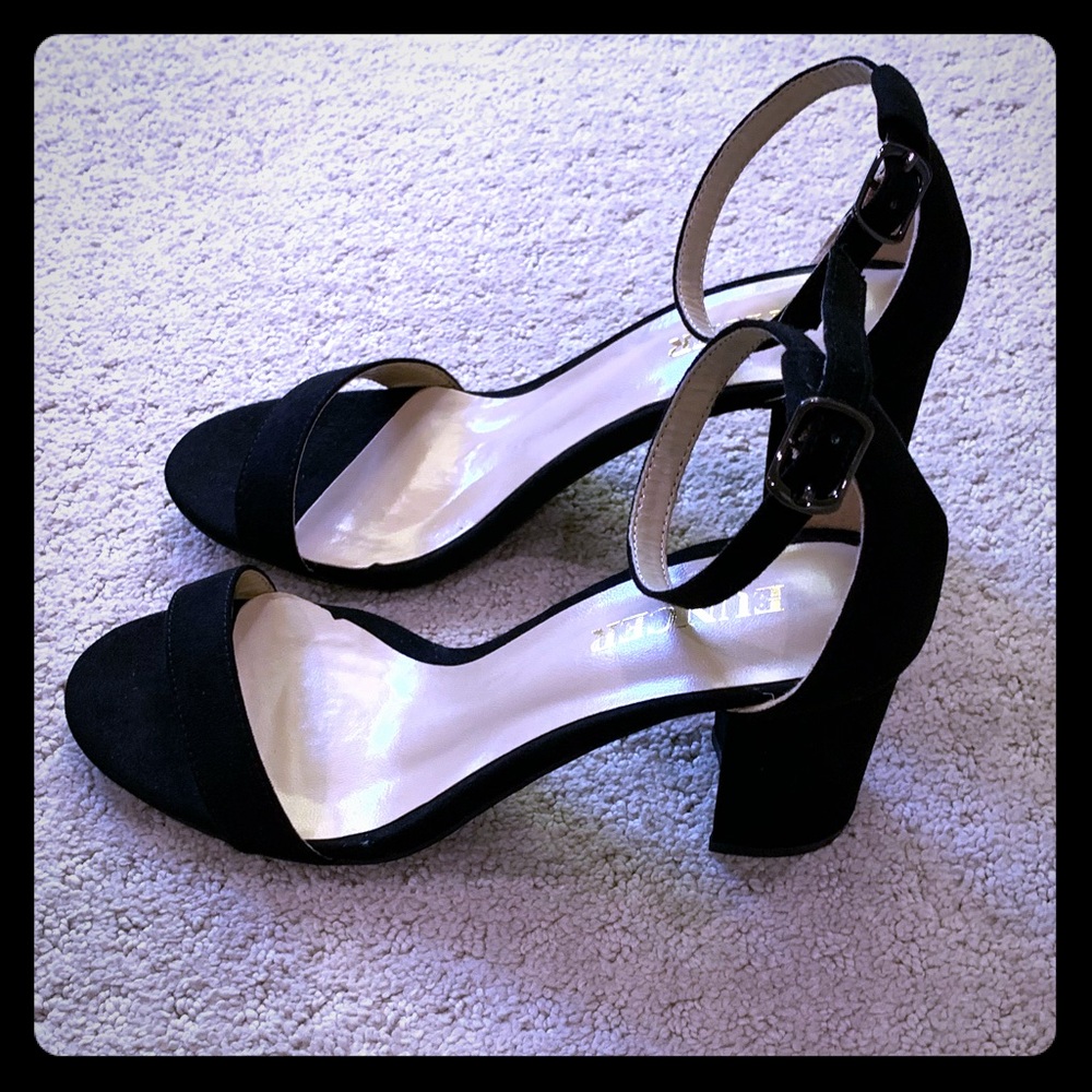 Black chunky block heels